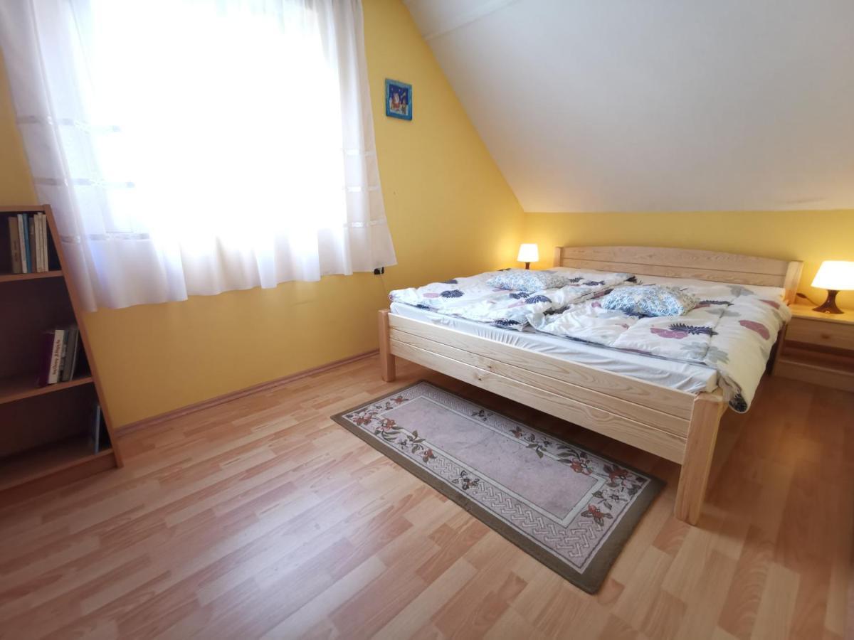 Erika Vendeghaz Centrumban Balatonkeresztur Exterior photo